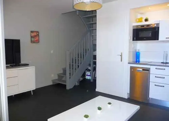 Duplex T3 Avec Clim Et Parking A 50m De La - Fr-1-782-41 *